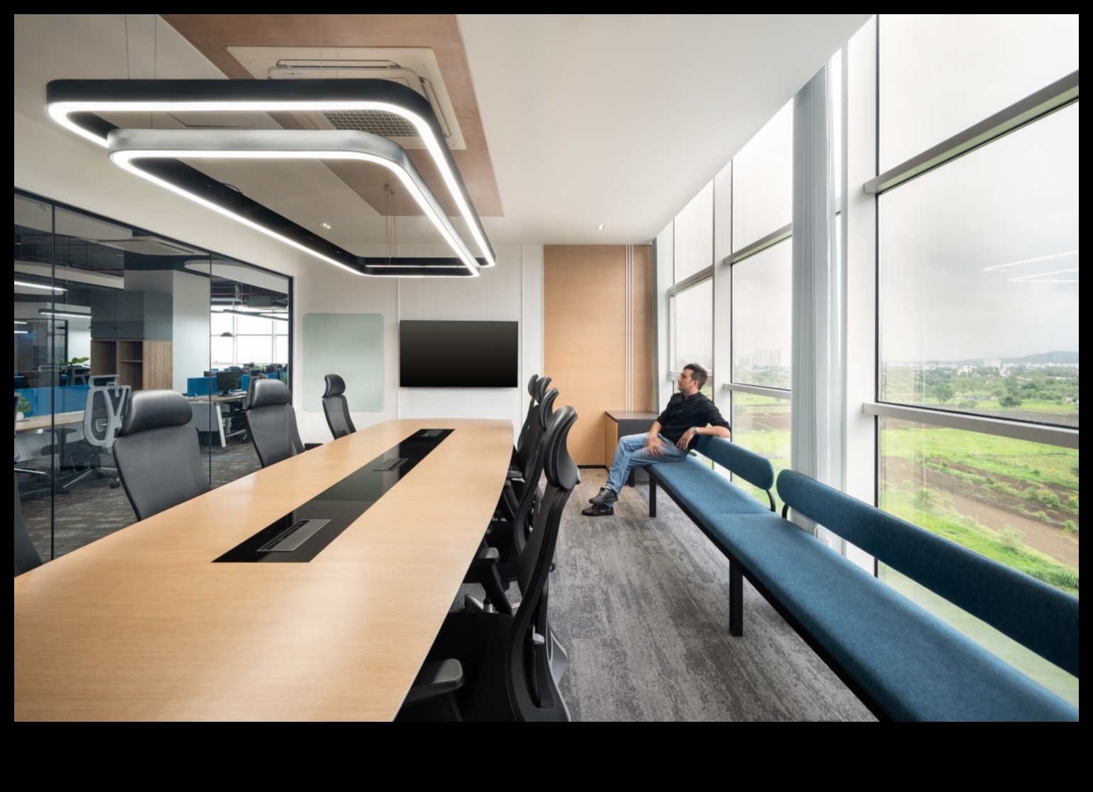 חלון ראווה של משרד חכם: טכנולוגיות מהדור הבא מעצבות סביבות עבודה מודרניות