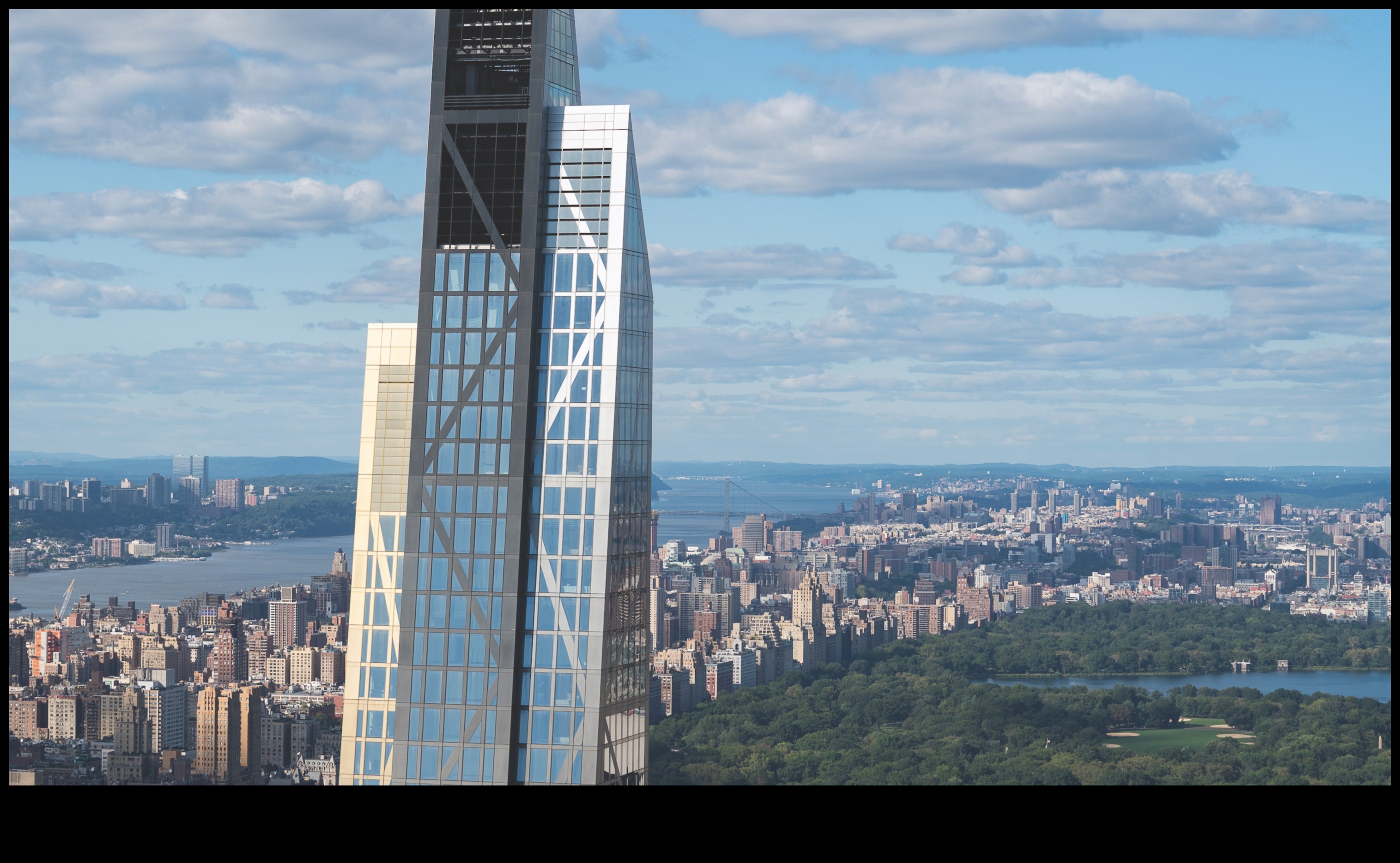 קווי רקיע מפוסלים: סיור בפלאים העירוניים