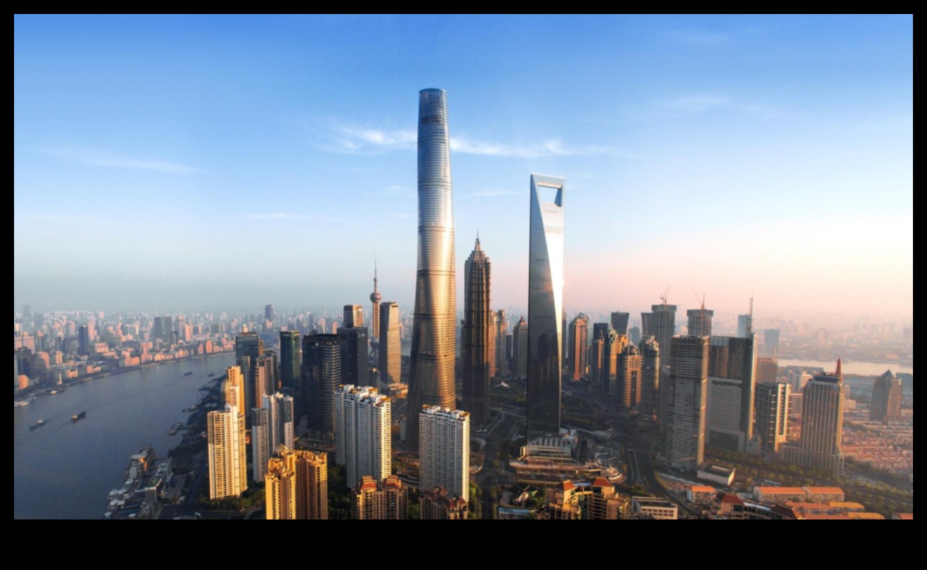 קווי רקיע מפוסלים: סיור בפלאים העירוניים