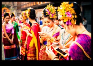 נרטיבים טבעיים: סיפור באמצעות סגנונות צילום אורגניים וכנים