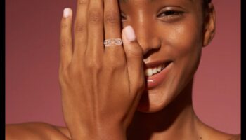 חיננית נוצצת: תכשיטי כלה ליופי נצחי